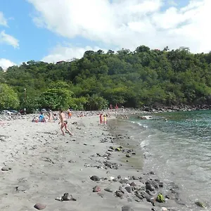  Hébergement de vacances - Type F3 - De Petite Anse